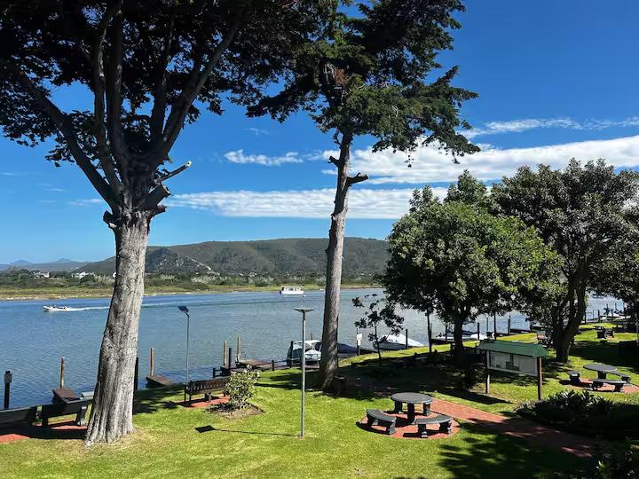 To Let 4 Bedroom Property for Rent in Keurbooms River Western Cape